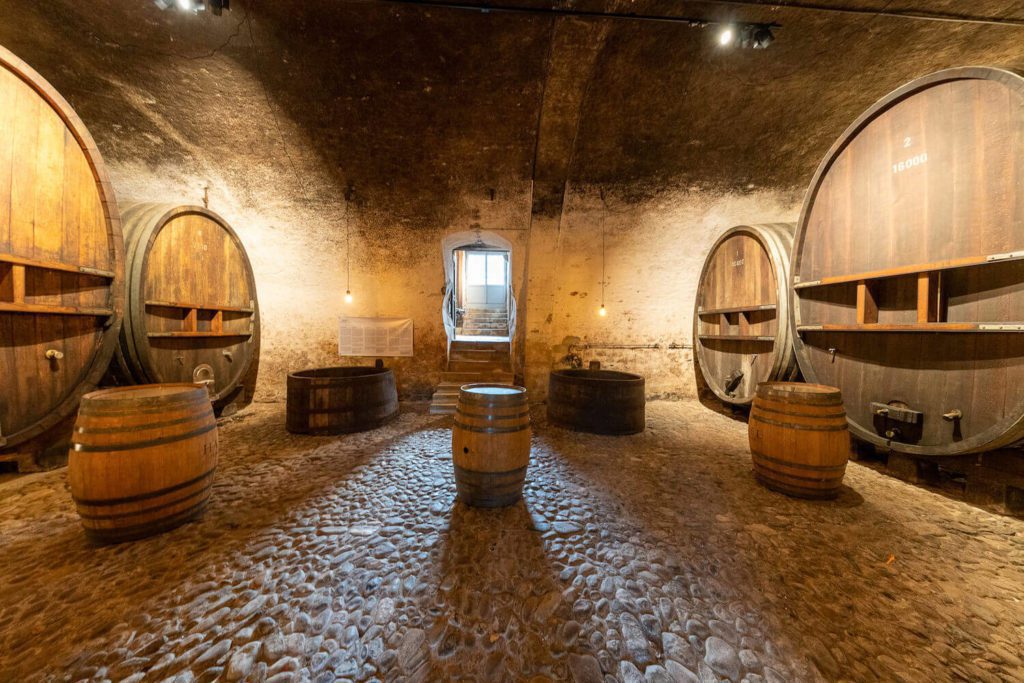 Cave Château de Vullierens3 1024x683 - Organiser un événement en période de pandémie. Nos réflexions de professionnels de l'événementiel et nos tips.