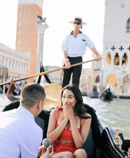 Demande en mariage à Venise, sur une gondole, en arrivant à la place St-Marc